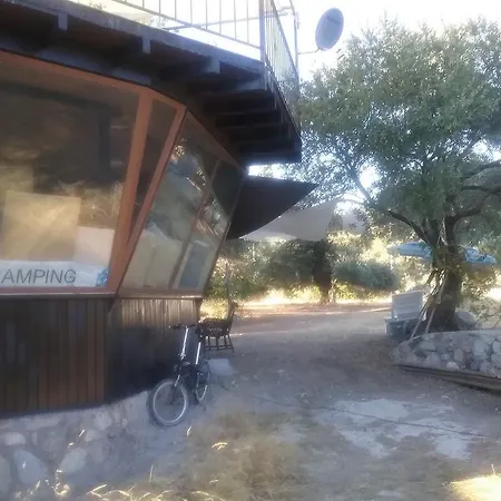 Кемпинг Kapiyani Tree House Месудие